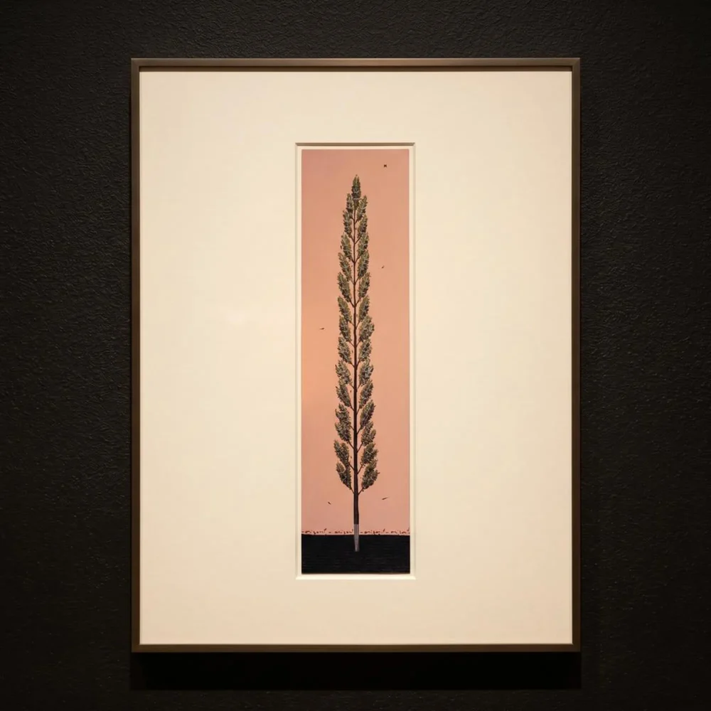 Arbore columnar (Plop) pe fond roz pal